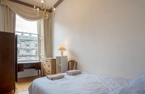 Bonnington House | Relaxing Georgian style flat in Edinburgh New Town