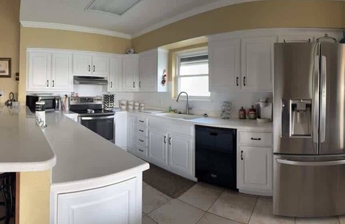 Port Isabel House | Relaxing Gulf Coast Getaway with a Waterfront Deck