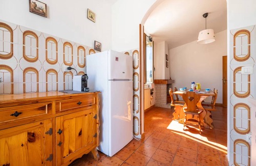 Lu Bagnu Apartment | Relaxing holiday home 50m from Lu Bagnu beach