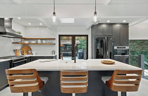 Northwood House | Relaxing Home Among The Redwoods - Dog-Friendly