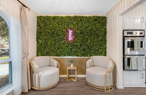 Meadows Place House | Relaxing Japandi Stay - Pool, BBQ, Firepit, XBOX