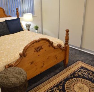 Sutton Coldfield Apartment | Relaxing King bed retreat