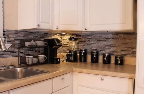 Tallahassee Villa | Relaxing King Bed Villa Downtown Tallahassee