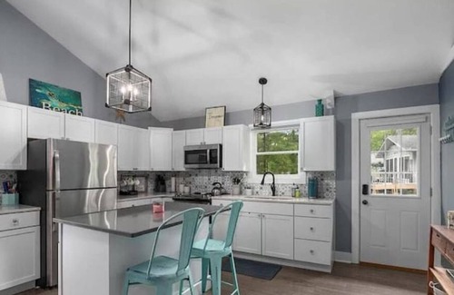 Solon Township Cottage | Relaxing lakefront house to unwind and recharge