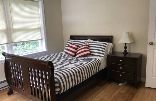 Shutesbury House | Relaxing Lakehouse on Lake Wyola