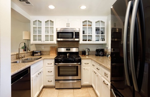 Lake Arrowhead Condo | Relaxing LakeView Condo w/shared pool/hot tub. Walk to Village