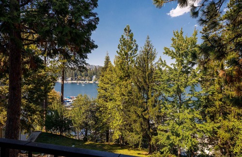 Lake Arrowhead Condo | Relaxing LakeView Condo w/shared pool/hot tub. Walk to Village
