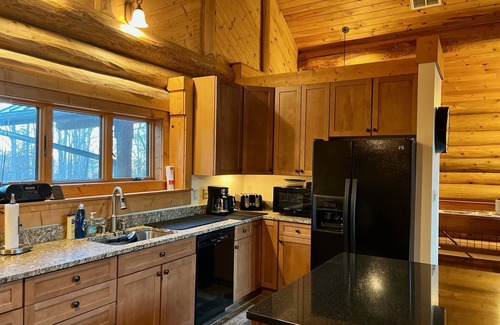 Haywood Cabin | Relaxing log home on a private mountainside in Rappahannock County, Virginia