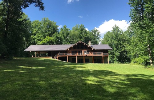 Haywood Cabin | Relaxing log home on a private mountainside in Rappahannock County, Virginia