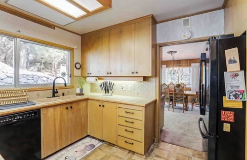Twain Harte House | Relaxing luxury custom home 3,000 square ft close to hiking, fishing, downtown