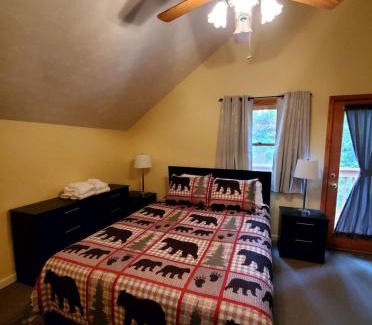 Gatlinburg Apartment | Relaxing Mountain Escape