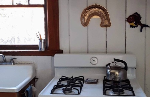 Aquebogue House | Relaxing North Fork Cottage On The Water~ Amazing Sunsets!