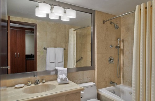 Sunny Isles Beach Hotel | Relaxing Oasis in Sunny Isles Beach! 3 Spacious Units, Pool, Pets Allowed