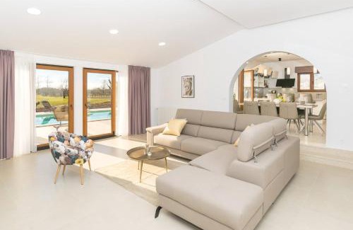 Loborika Villa | Relaxing pool villa Mattuzzi in Loborika