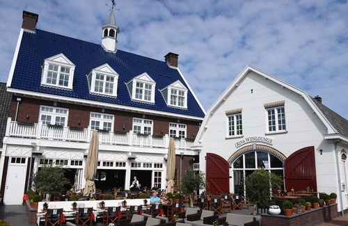 Municipality of Huizen House | Relaxing Stay Near Naarderbos Trails & De Kemphaan Park