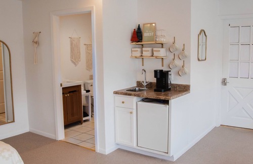 Elkader Apartment | Relaxing Suite A “The Sweetest Suites on the River” on Historic Main Street