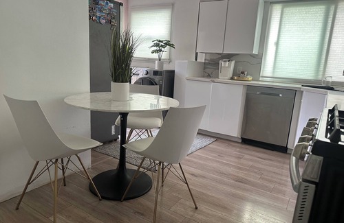 Los Altos House | Relaxing townhome in lively Long Beach