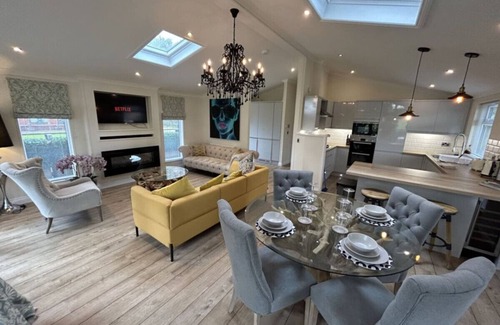 Congleton Cabin | Relaxing Woodland Retreat