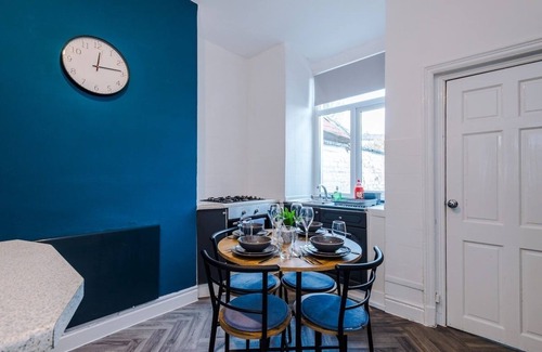Dukinfield House | Relocation l Business l Groups