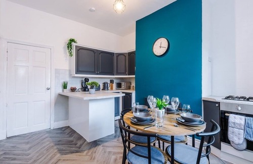 Dukinfield House | Relocation l Business l Groups