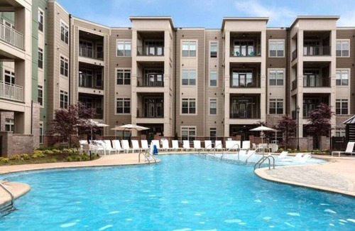 Charlotte Condo | Reluxme| SouthPark 1BR Condo w/Prm Amenities