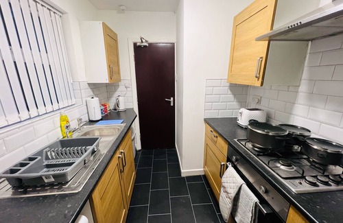 Bootle House | Remarkable 4-Bed House in Bootle, Liverpool
