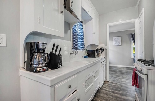 Downtown San Diego House | Remodeled 1BD Craftsman Bungalow WIth Parking