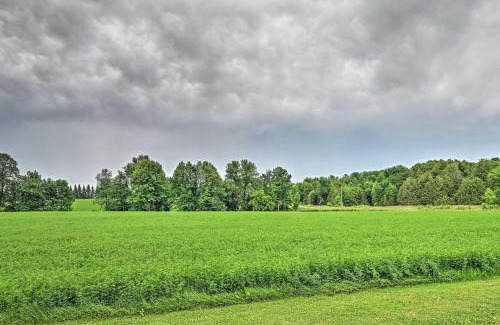 Krakow House | Remodeled Cecil Farmhouse, Near Shawano Lake!