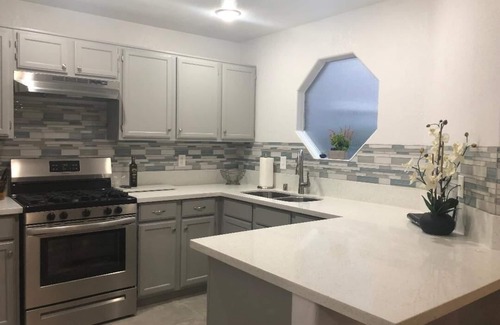 Spring Valley Condo | Remodeled Condo! Ground level access! Hospitals, shopping and Strip close by!