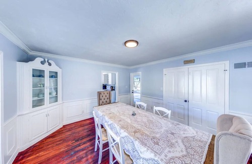 Julian House | Remodeled Farmhouse 3 miles from downtown Julian