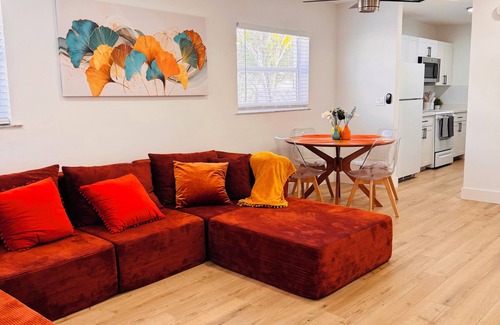 Highland Garden Apartment | Remodeled Hollywood Beach 2BDx2BTH with Parking, WIFI, AC