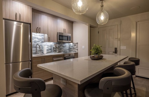 Bend Condo | Remodeled modern condo at Seventh Mountain Resort