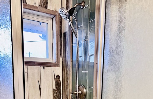 Tulsa House | Remodeled Modern Home 5 minutes from the Tulsa Fairgrounds