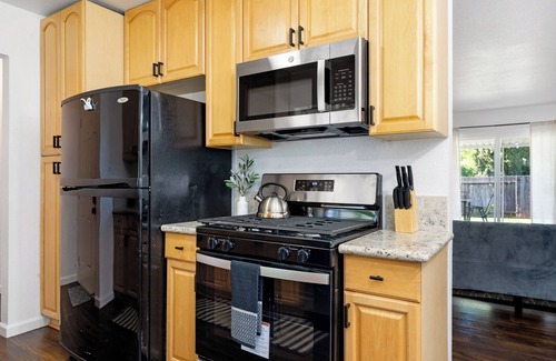 Sacramento House | Remodeled Retreat Near Hospital w/Tranquil Yard