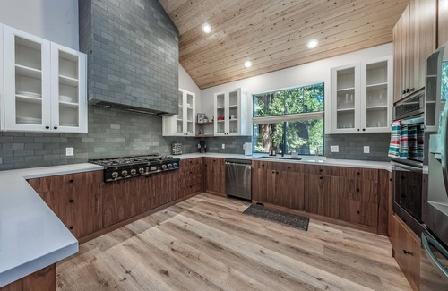 Granite Ridge Cabin | Remodeled Spacious Cabin