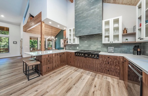 Granite Ridge Cabin | Remodeled Spacious Cabin