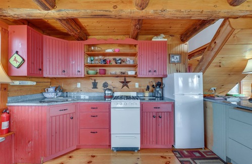 Sharon Cabin | Remote Escape: Vermont Cabin w/Mountaintop Views!