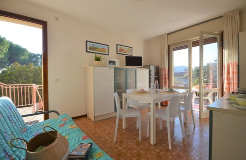 Bibione Apartment | Renewed apartment with fenced garden in Bibione