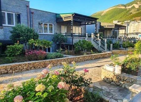 Vlore Apartment | Renissa's Beach Suite