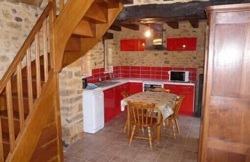 Sainte-Alvere Cottage | Renovated Farmhouse With Pool