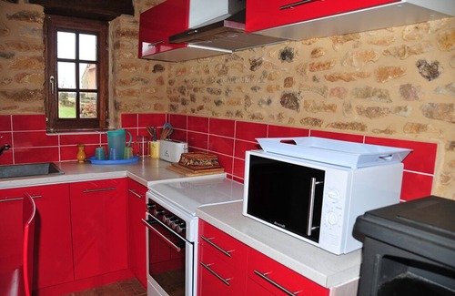 Sainte-Alvere Cottage | Renovated Farmhouse With Pool