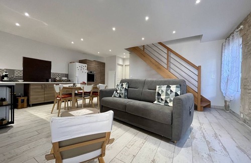 La Remigeasse House | Renovated 4-Bedroom House Near Beach with Terrace, BBQ, and WiFi