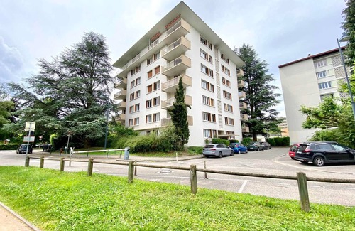 Annecy-le-Vieux Apartment | Renovated apartment near lake with parking