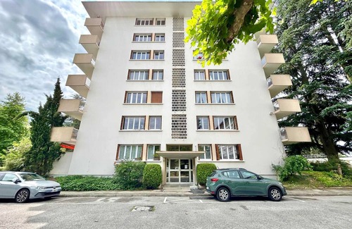 Annecy-le-Vieux Apartment | Renovated apartment near lake with parking