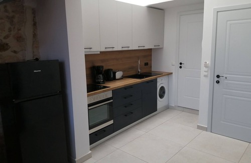 Old Town Rethymnon Apartment | Renovated apartment at the heart of the old town, walking distance to the beach!