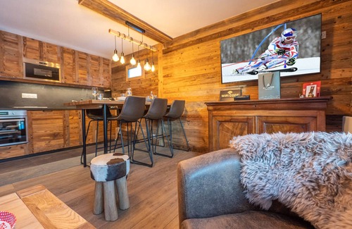Jeux Apartment | Renovated Apartment in Alpe d'Huez - Central Location, Near Slopes, Sleeps 4, Parking & WiFi