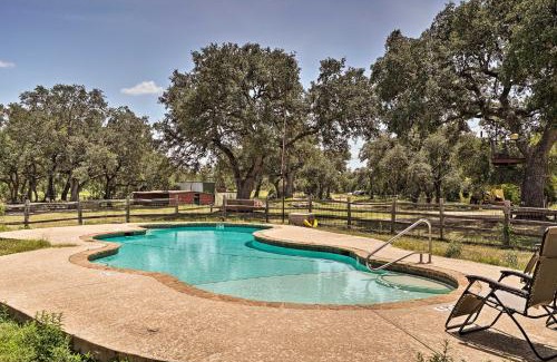Austin Apartment | Renovated Austin Apt with Pool at Stunt Ranch!