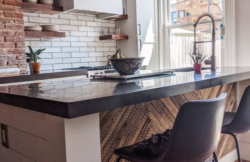 Highlandtown House | Renovated Baltimore Rowhome for Professionals