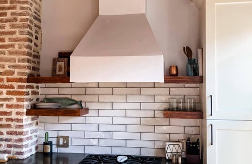 Highlandtown House | Renovated Baltimore Rowhome for Professionals