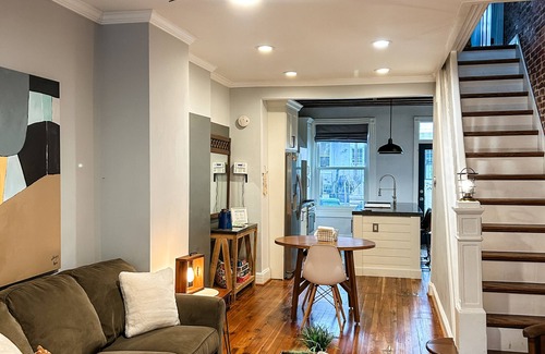 Highlandtown House | Renovated Baltimore Rowhome for Professionals